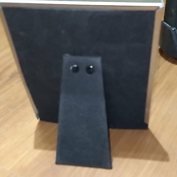 NWT "Pinnacle" 6" x 7" 3 section picture frame - Picture 5 of 6